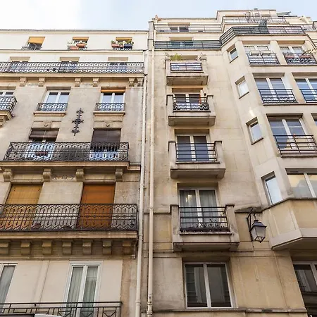 Place Des Vosges Apartment Paris